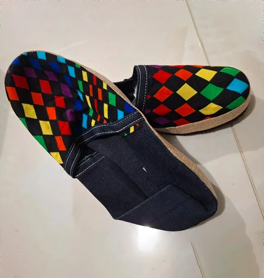 Jean Bleu aux Multi couleurs