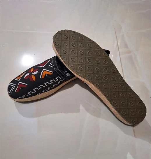 Jean Noir aux Couleurs Tropicales